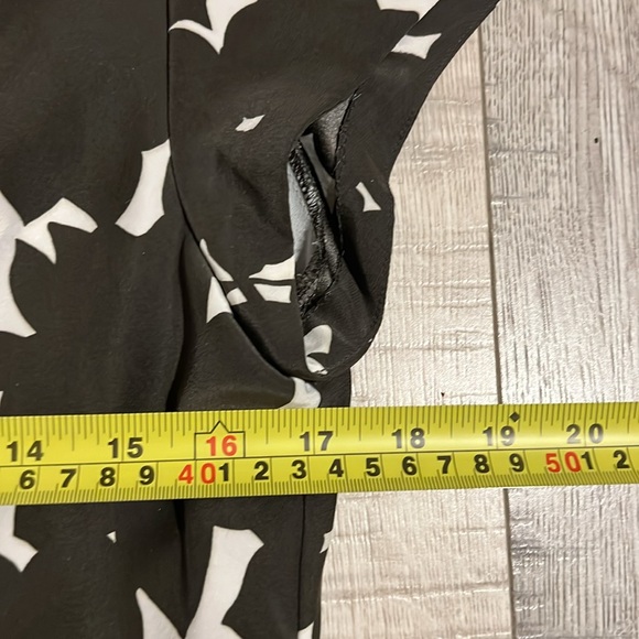 Banana Republic Silk Cap Sleeve Floral Midi Dress - Picture 11 of 12